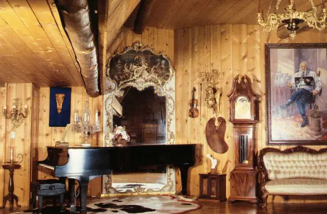 The Ziolkowski family “Studio Home,” a shrine-like amalgam of art work to Korczak’s memory dominated by Korzcak self-portraits and portraits of his wife, Ruth. Crazy Horse is elsewhere. 