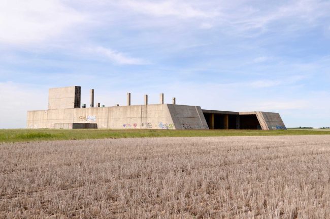 The north wall of the PAR site, where the antenna array would have been. (© Dave Fields)