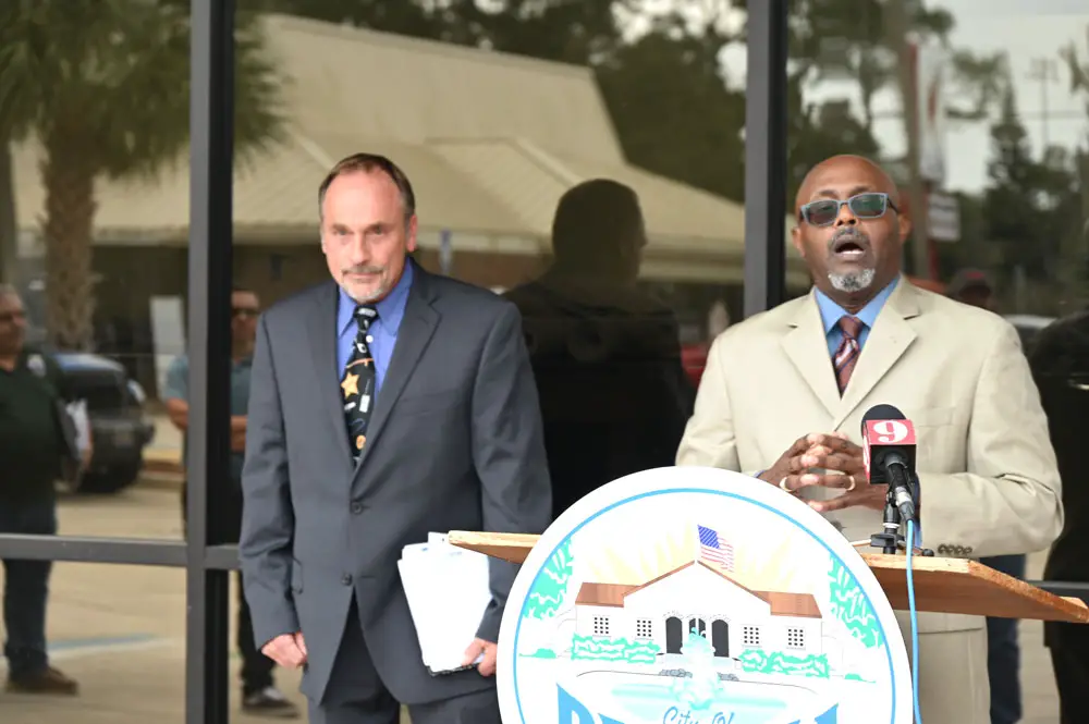 City Manager Alvin Jackson, right, announced Michael Walker's appointment as Bunnell police chief on Jan. 4, only for Walker to pull out days later. (© FlaglerLive)