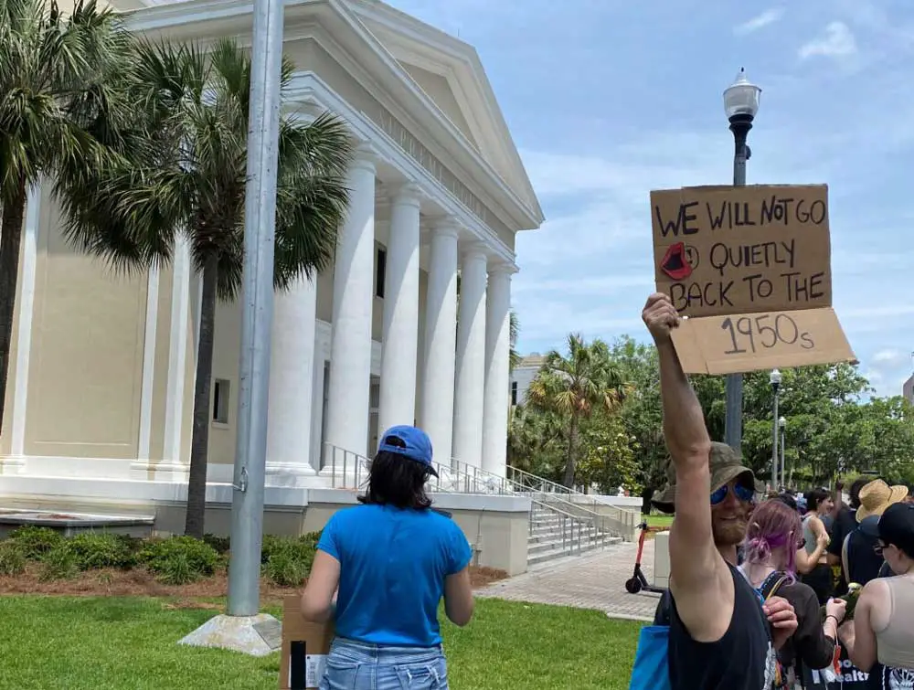 Demonstrators march towards Florida Supreme Court during protests over abortion bans. May 14, 2022. (Diane Rado)