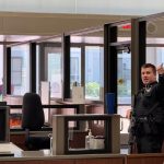 Capitol Police officers stood at the entrance of the Florida Capitol in April 2025 with guns drawn minutes after reported gunfire on the campus of Florida State University. (Photo by Jay Waagmeester/Florida Phoenix)