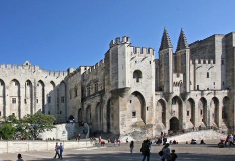 The papal palace in Avignon, where the pope’s court was based for much of the 14th century. Jean-Marc Rosier from http://www.rosier.pro/Wikimedia Commons, CC BY-SA