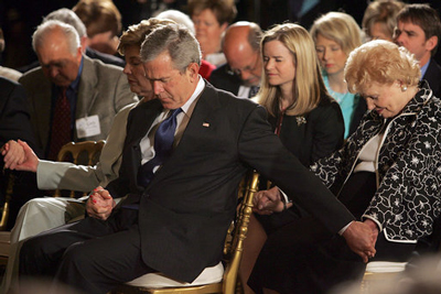 Bush praying national day of prayer white house 2005