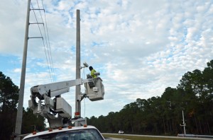 A crew at work on U.S. 1 last week. Click on the image for larger view. (© FlaglerLive)