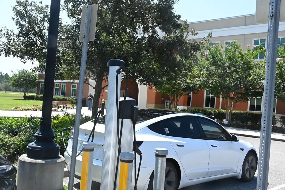 Palm Coast City Hall may not be as opposed to expanding the availability of electric vehicle charging stations from its singular location there, but only if private enterprise leads the way and leases public land. (© FlaglerLive)