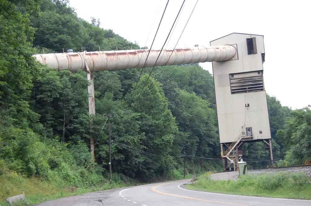 A coal tipple in southern West Virginia. (© FlaglerLive)