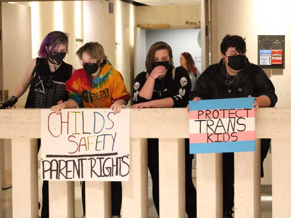 Students protesting on the 5th floor of the Florida Capitol Building. Mar. 3, 2022. (Danielle J. Brown)