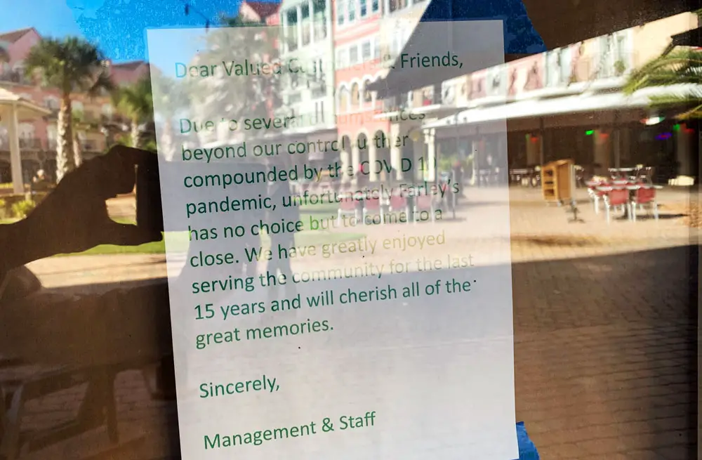 A note announcing Farley's permanent closure at European Village in Palm Coast. (© FlaglerLive)