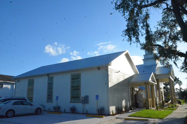 The new wing of the Flagler Playhouse, a 2,000-square foot, $500,000 expansion that gives the 34-year-old institution a roomier lobby and pre-show (or intermission) space, an atrium, and room for smaller shows. The Playhouse celebrated the official opening Wednesday. (© FlaglerLive)