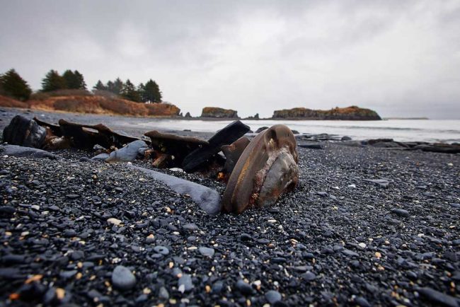 Ship remnants on Gibson Cove in Kodiak. (naql/Flickr)