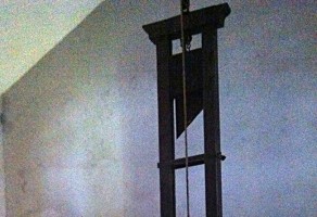 guillotine