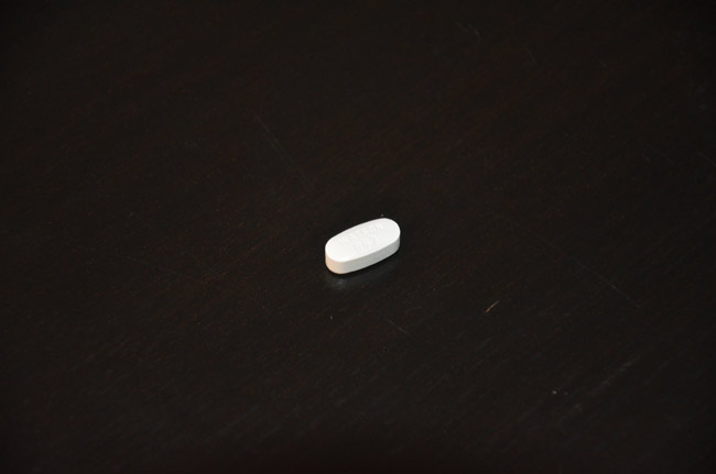 A hydrocodone pill. (© FlaglerLive)