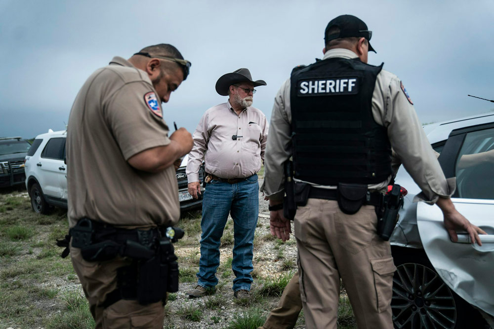 ice cooperation with local police