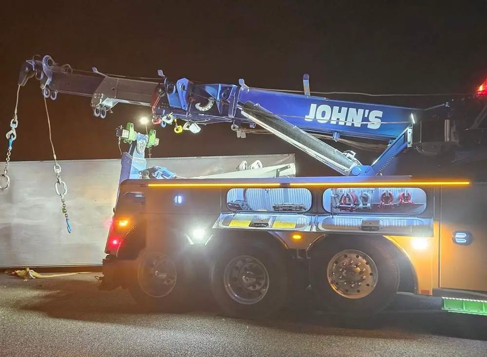 John's Towing, the Bunnell wrecker, cleared both scenes. (© FlaglerLive)