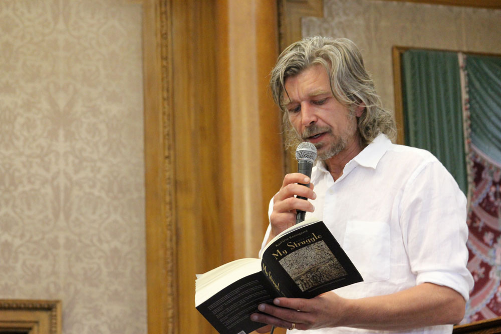 Karl Ove Knausgaard reading from My Struggle in 2012. (Wikimedia Commons)