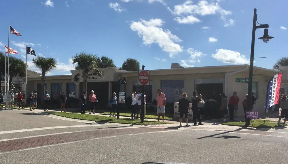 It's been like that since this morning at the Flagler Beach City Hall voting precinct. (© FlaglerLive)
