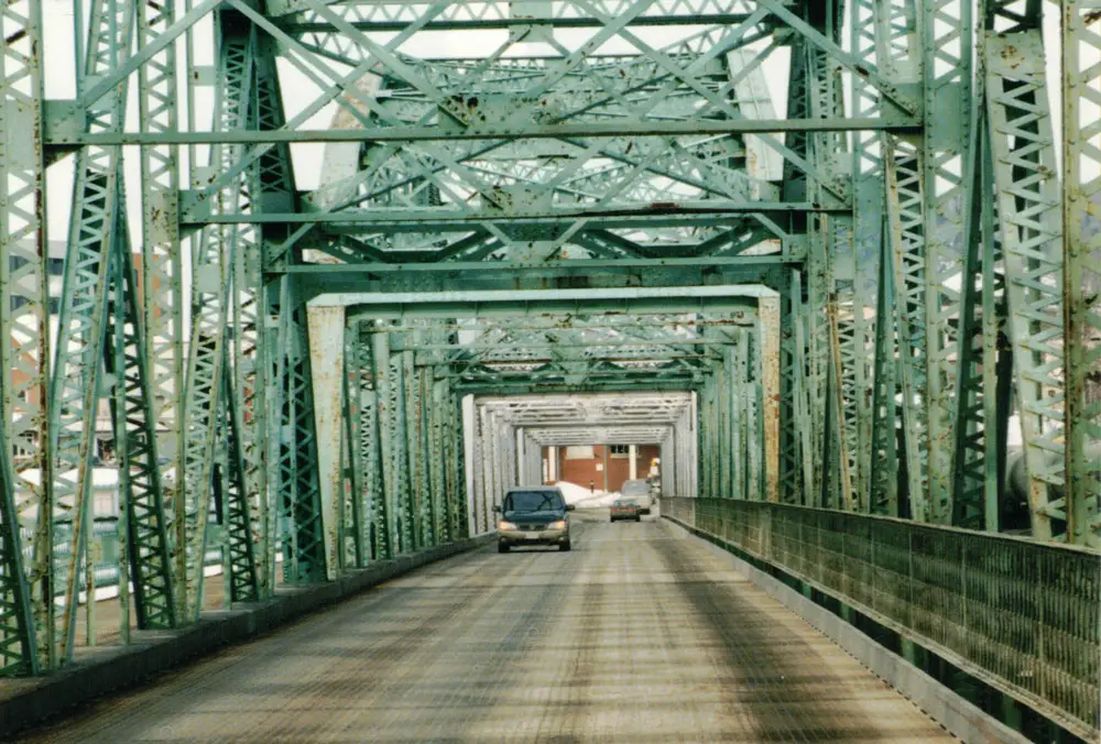 The 100-year-old Madawaska-Edmundston International Bridge connecting Maine to Canada. (© FlaglerLive)