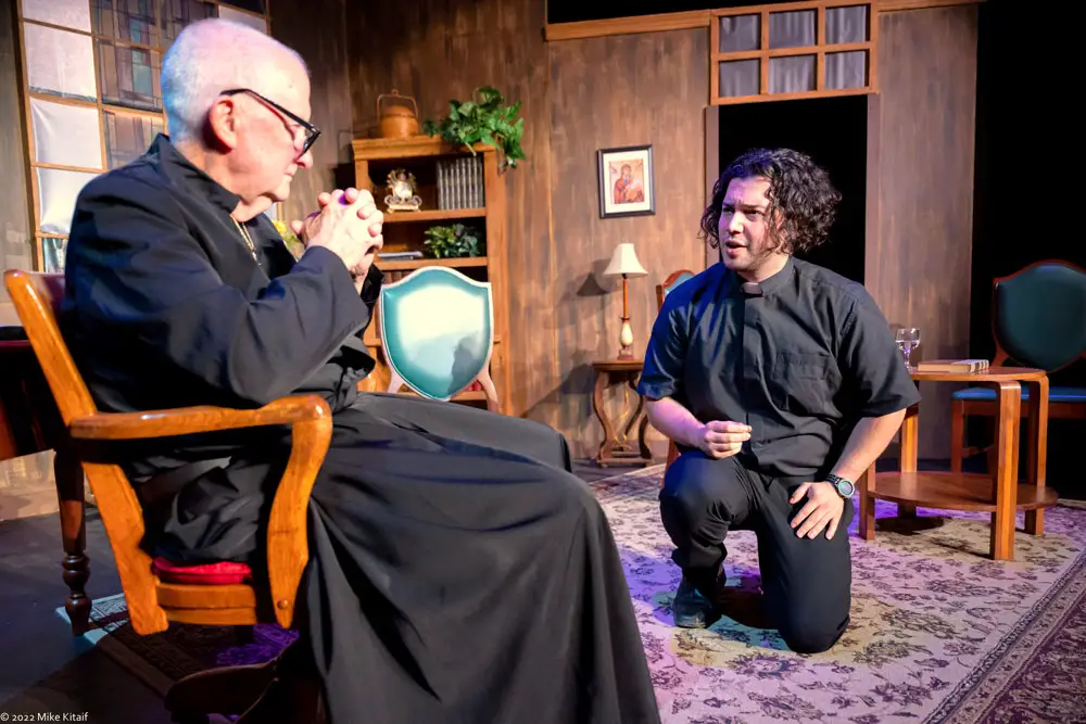 Father Tim Farley, (left, played by Dick Kirtley) clashes with Mark Dolson (Jonathan Quintana), a brash priest-in-training, in “Mass Appeal.” (Mike Kitaif)