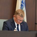 mayor mike norris at war with city
