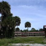 That vacant feeling: the old motel on Old Dixie Highway, still disused. (© FlaglerLive)