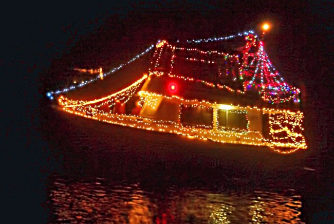 palm coast yacht club holiday boat parade