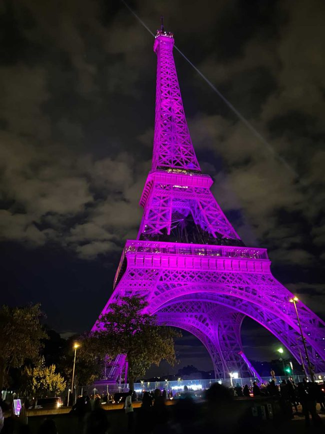 eiffel tower breast cancer awareness