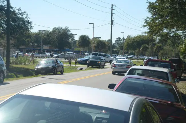 Consultants cited the daily jams along Parkview Drive, near Wadsworth Elementary, among their safety concerns in a series of analyses of student safety and traffic patterns around Palm Coast's and Bunnell's schools. (© FlaglerLive)