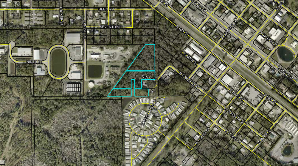 The Phoenix Crossings property is outlined in Blue, in Bunnell. (Flagler Property Appraiser)