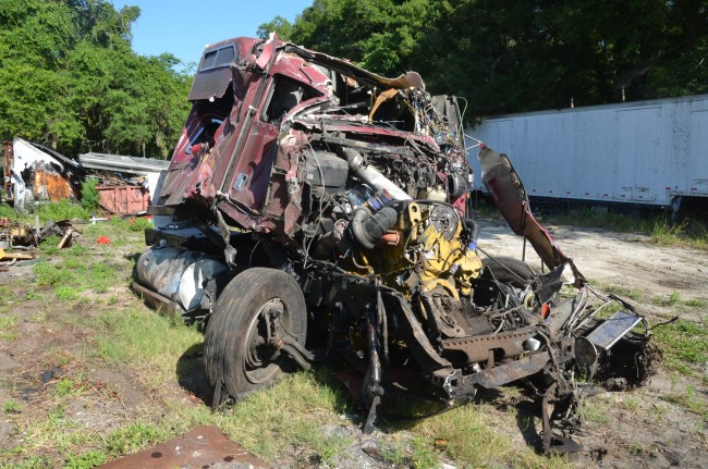 tractor trailer wreck i-95