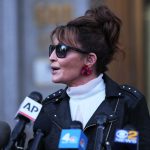 Sarah Palin speaks to the media. (Michael M. Santiago/Getty Images)