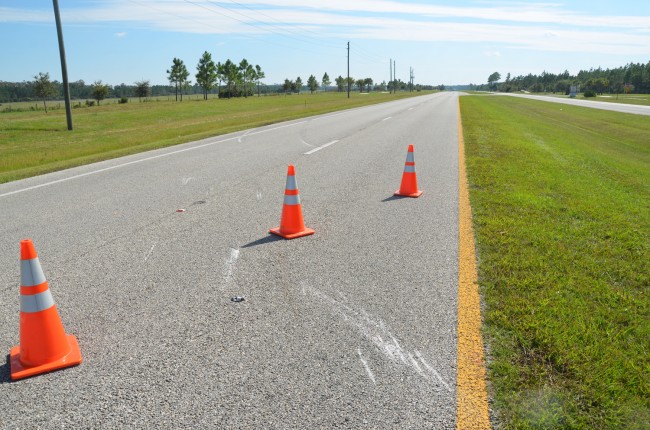 The scrape marks on US1's northbound lanes. Click on the image for larger view. (c FlaglerLive)