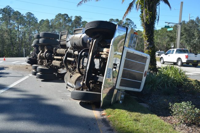 semi overturns