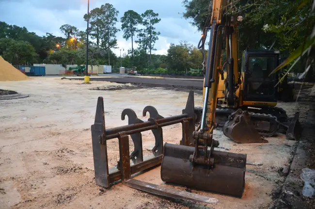 Site preparation at Texas Roadhouse's future location in the Winn-Dixie shopping center off Palm Coast Parkway. (c FlaglerLive)
