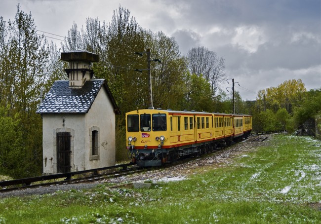 Train under a French sky. (Miquel González Page)