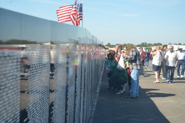 vietnam traveling memorial wall