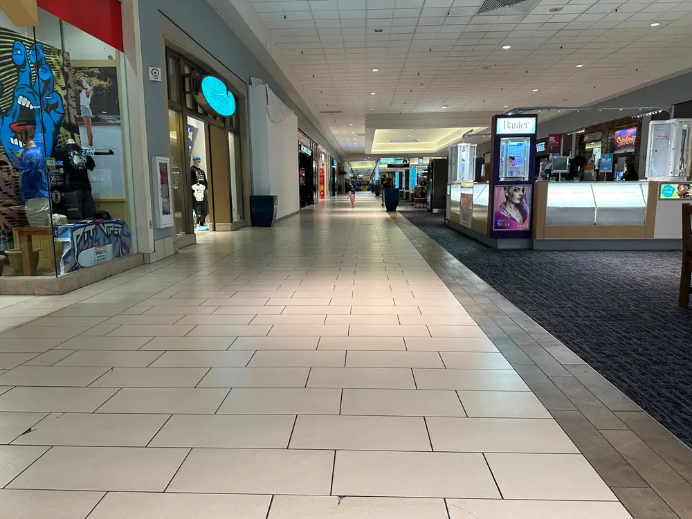 Could it be deader? Volusia Mall in Daytona Beach. (© FlaglerLive)